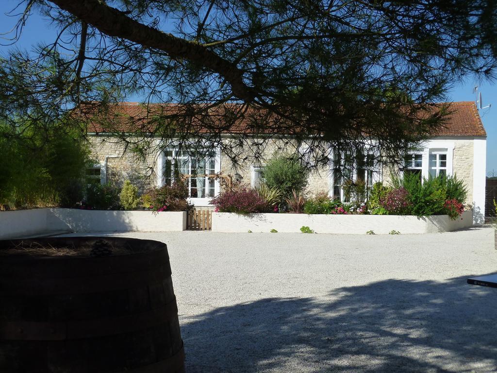Bed and Breakfast Le Comptoir Des Ecoliers Gémozac Zimmer foto