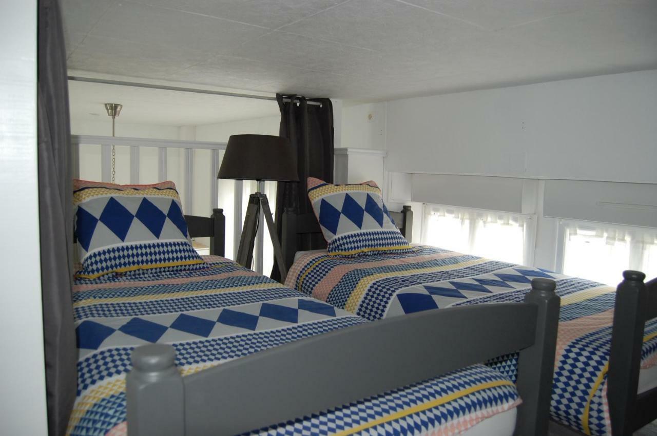 Bed and Breakfast Le Comptoir Des Ecoliers Gémozac Exterior foto